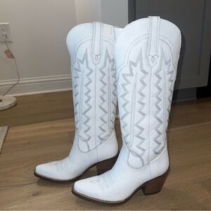 Dingo Women's High Cotton White Leather Boots